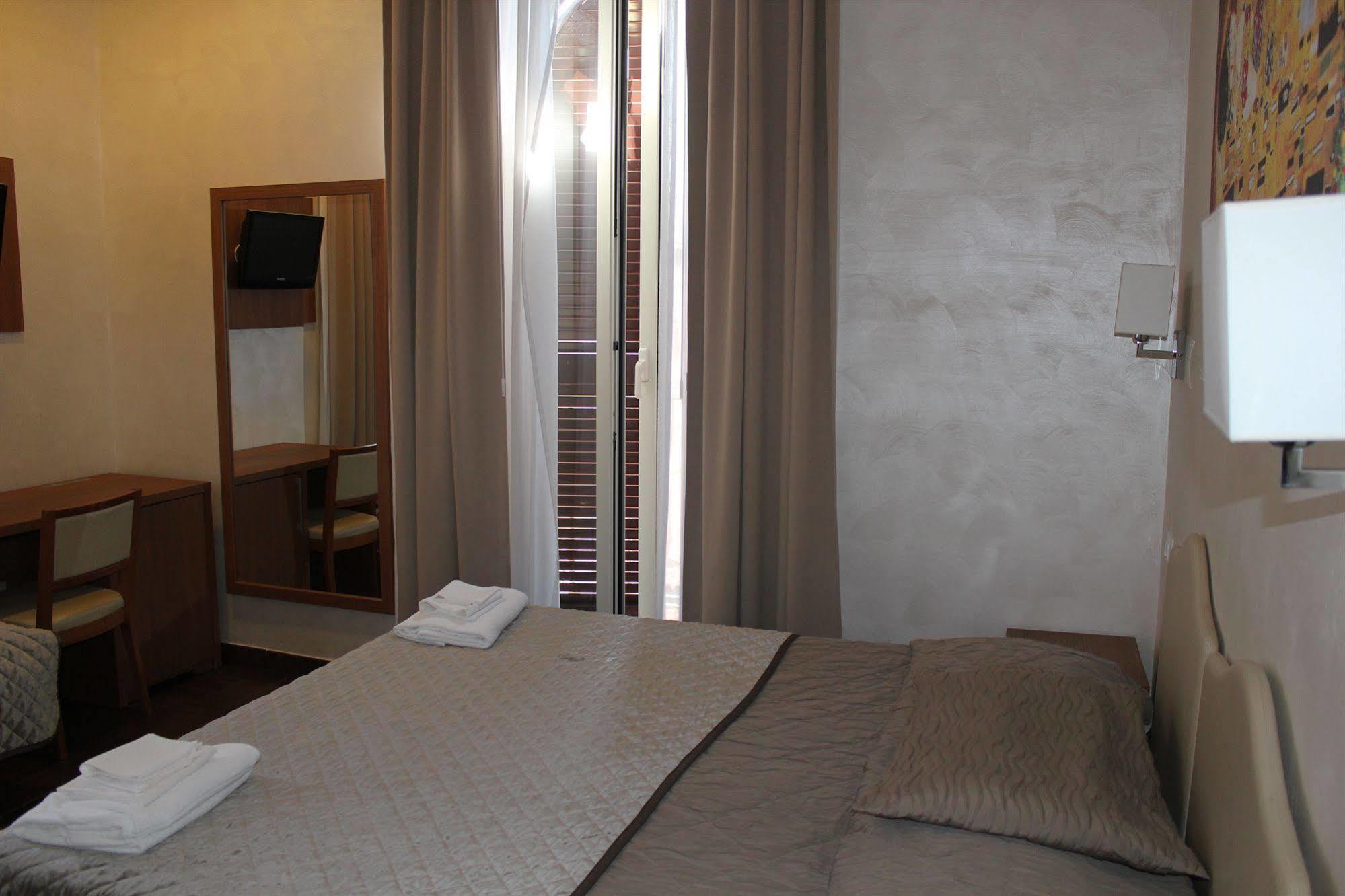 La Luna Romana 2*